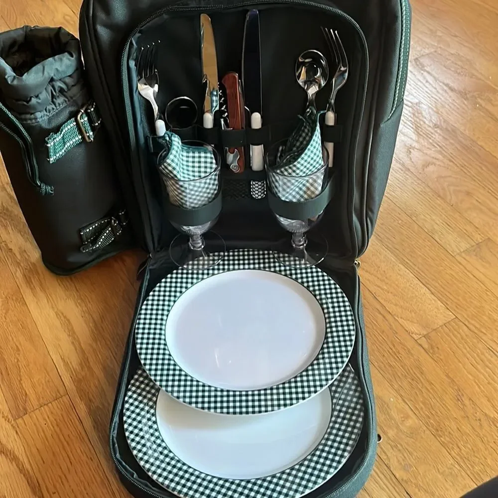 Picnic at Ascot Original Equipped 2 Person Green Picnic Backpack w/ Cooler